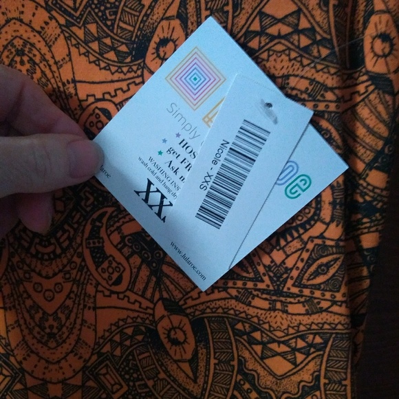 LuLa Roe Nicole - Picture 2 of 2